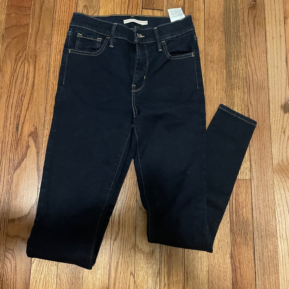 Levi 720 High Rise Super Skinny Jeans - Size 26